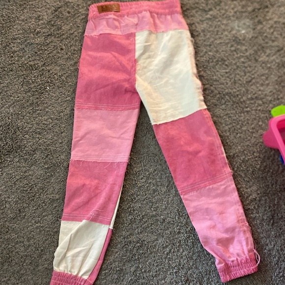 Pink denim patch jeans - Picture 2 of 2
